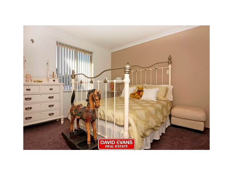 10 Rainbow View, Ocean Reef WA 6027