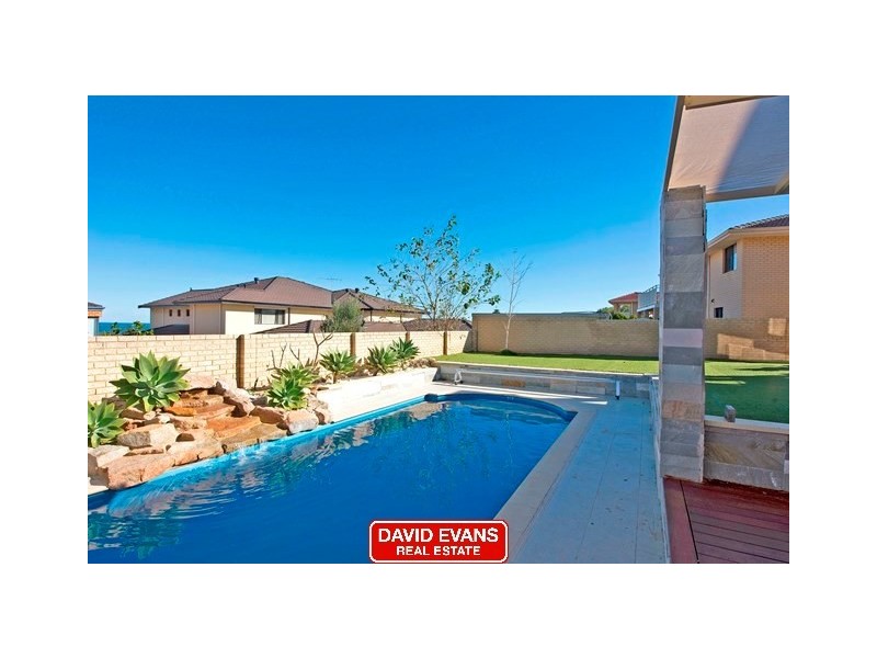 10 Rainbow View, Ocean Reef WA 6027
