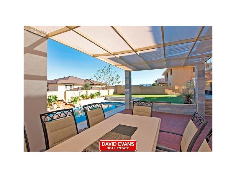 10 Rainbow View, Ocean Reef WA 6027