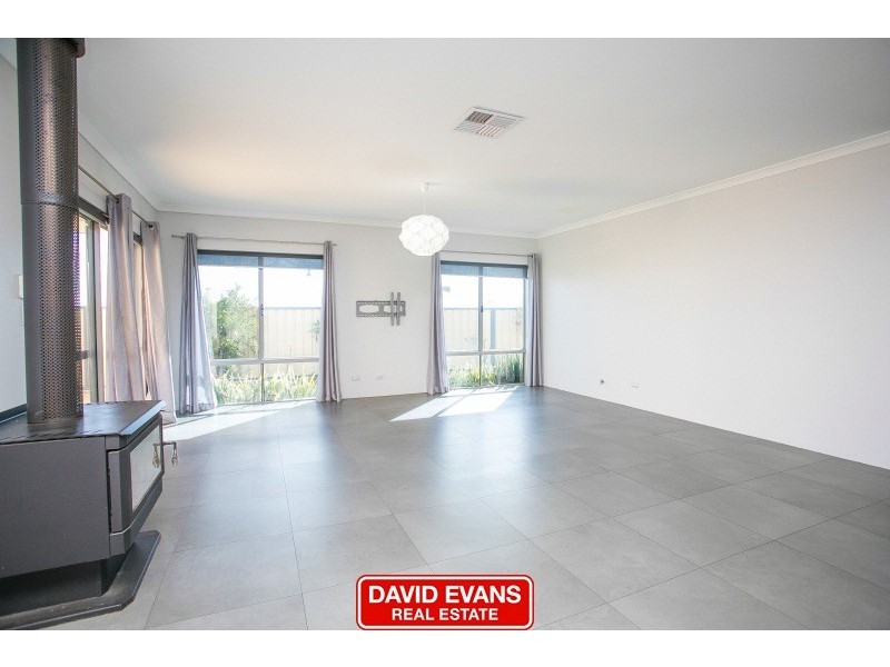 2 Scarlet Close, Tapping WA 6065