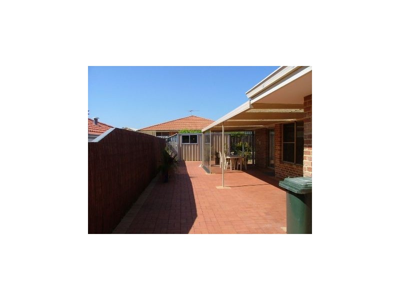 35 Cadoux Loop, Hocking WA 6065