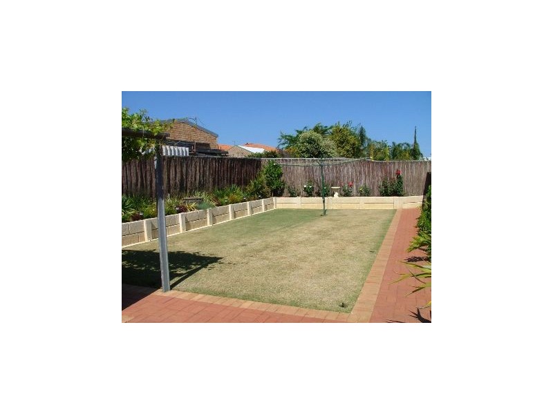 35 Cadoux Loop, Hocking WA 6065