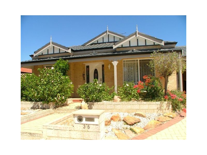 35 Delonix Circle, Woodvale WA 6026