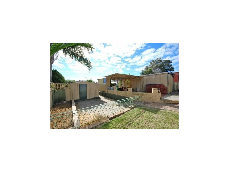 7 Hemsey St, Balga WA 6061