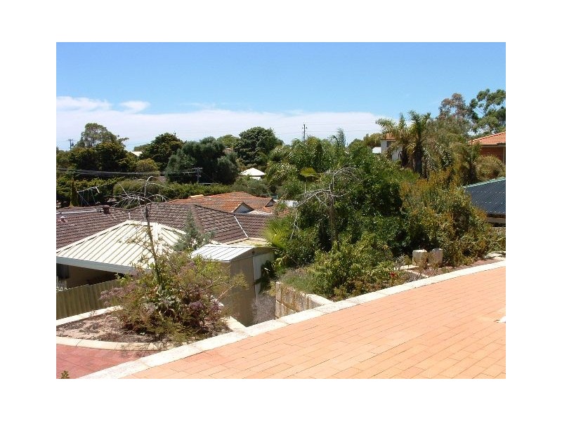 36 Gleddon Way, Hillarys WA 6025