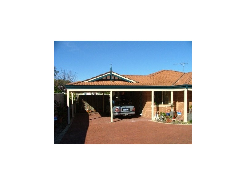 114B Ravenswood Dve, Nollamara WA 6061
