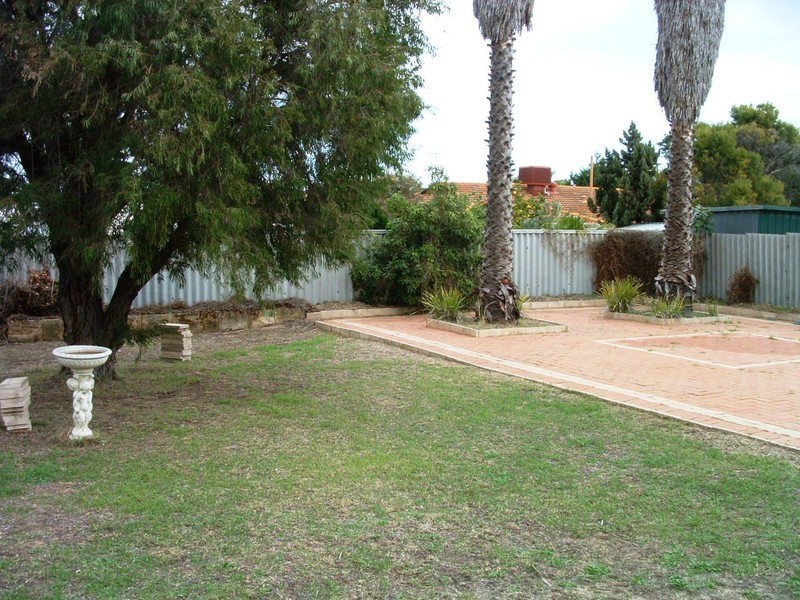 52 Cook Avenue, Hillarys WA 6025