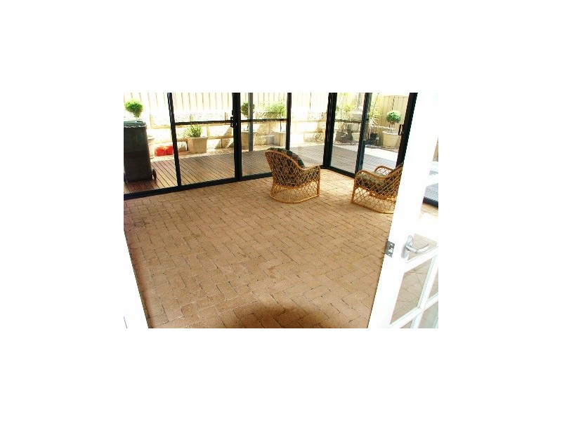 1 Limerick Cres, Darch WA 6065