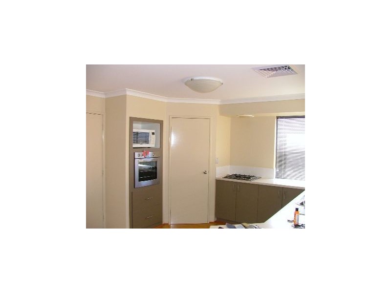 9 Capri Leone Way, Sinagra WA 6065