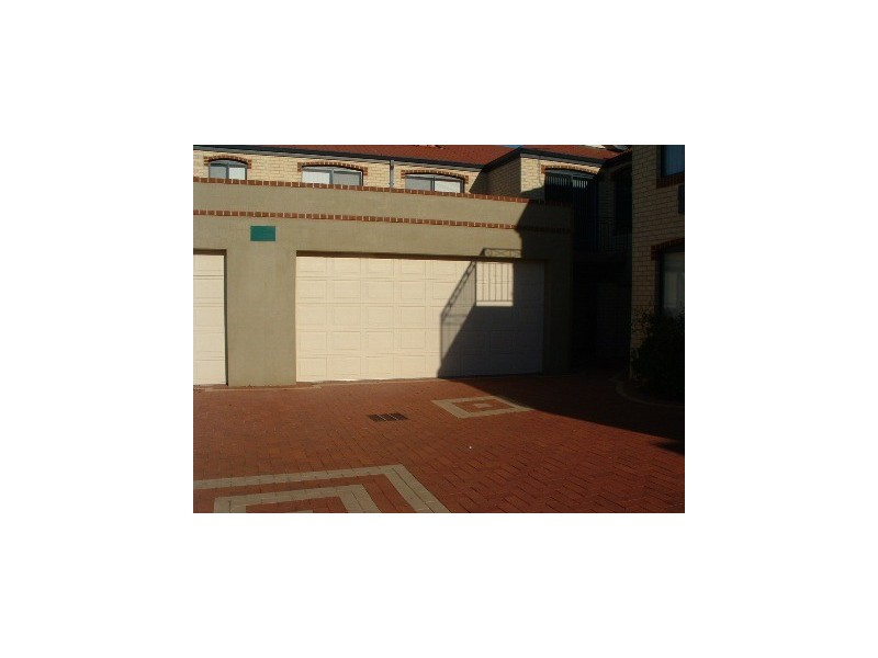 2/3 Woodlake Rtr, Kingsley WA 6026