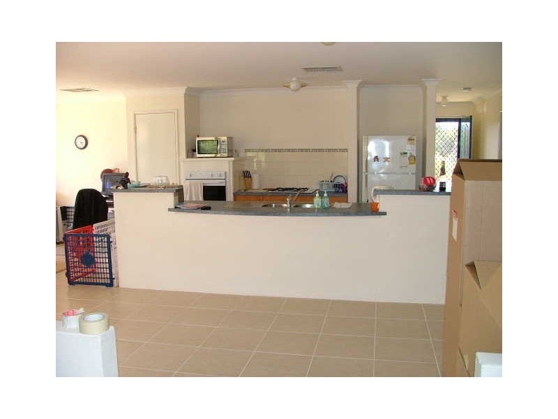 21 Kurrajong Street, Banksia Grove WA 6031