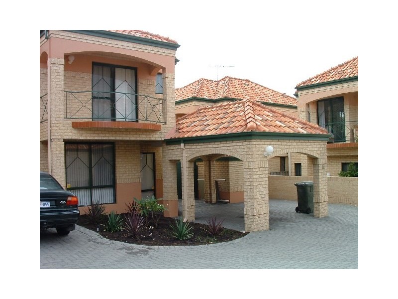 12/62 Broadbeach Blvd, Hillarys WA 6025