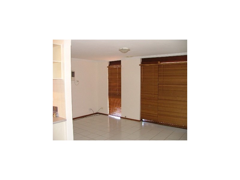 28 Winship Ave, Wanneroo WA 6065