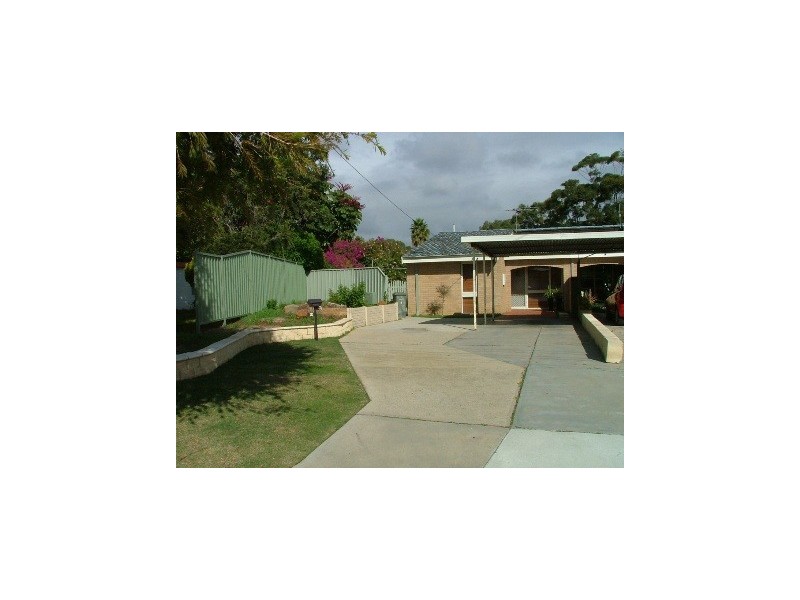 4A Monarch Crt, Wanneroo WA 6065
