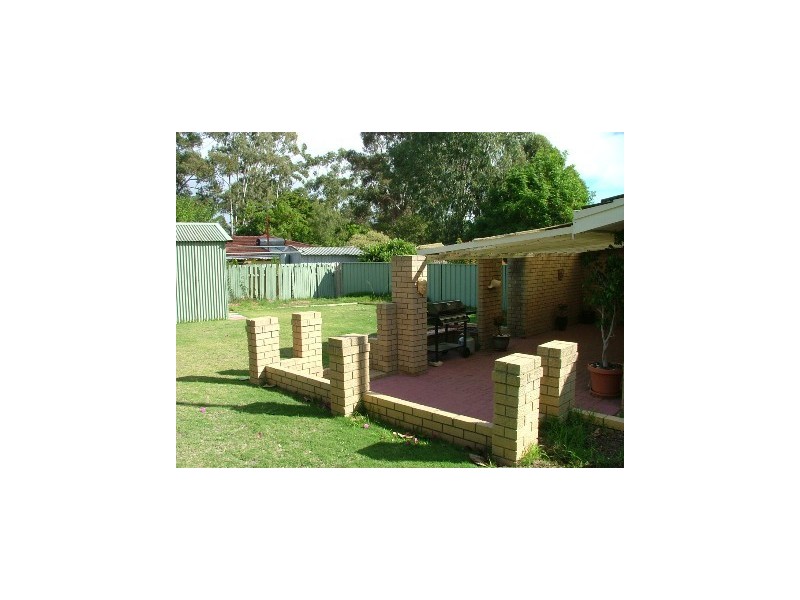4A Monarch Crt, Wanneroo WA 6065