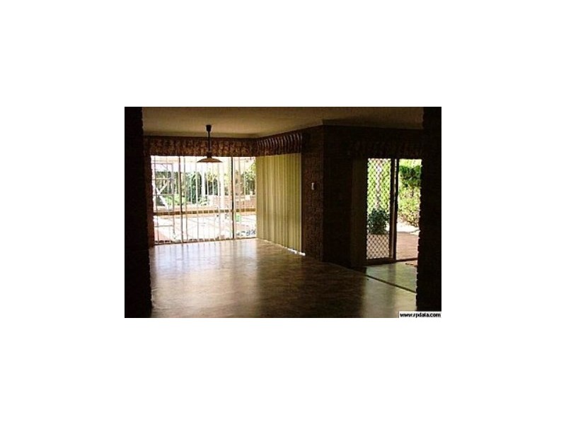 28 Lyell Grove, Woodvale WA 6026