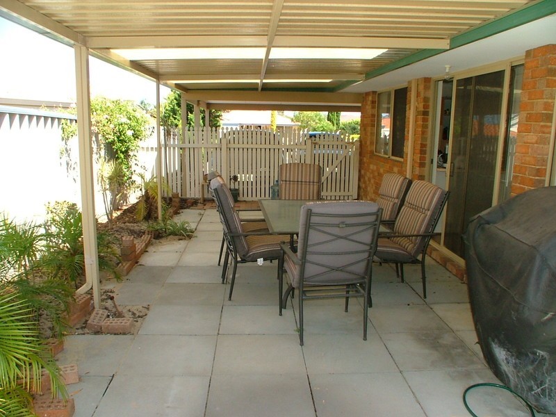 22B Combewood Loop, Carramar WA 6031
