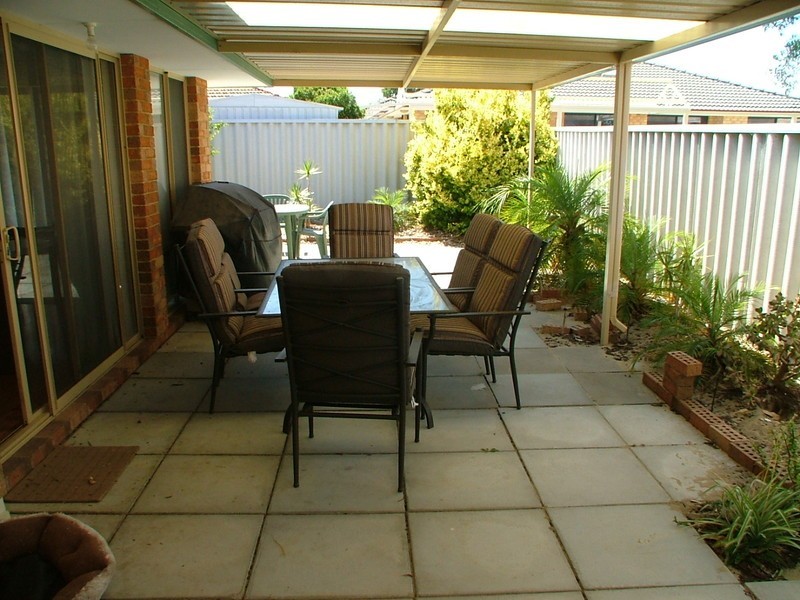22B Combewood Loop, Carramar WA 6031