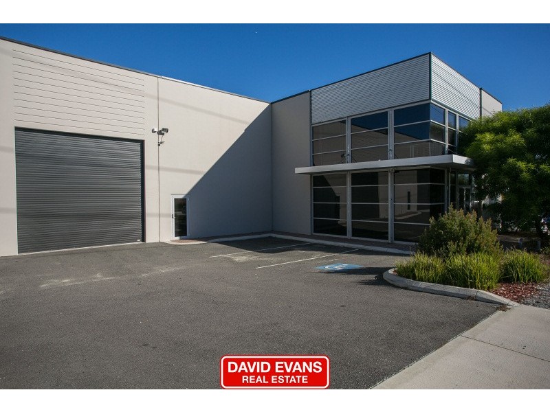 1/16 Lancaster Road, Wangara WA 6065