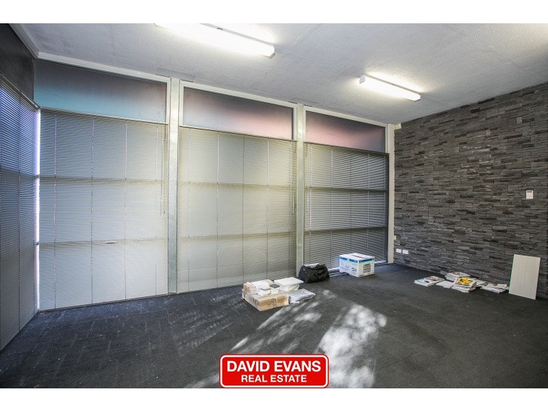 1/16 Lancaster Road, Wangara WA 6065
