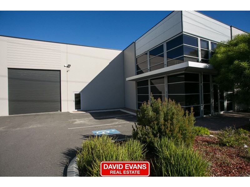 1/16 Lancaster Road, Wangara WA 6065