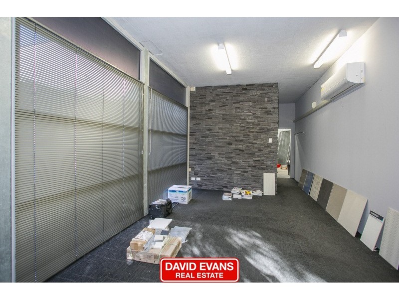 1/16 Lancaster Road, Wangara WA 6065
