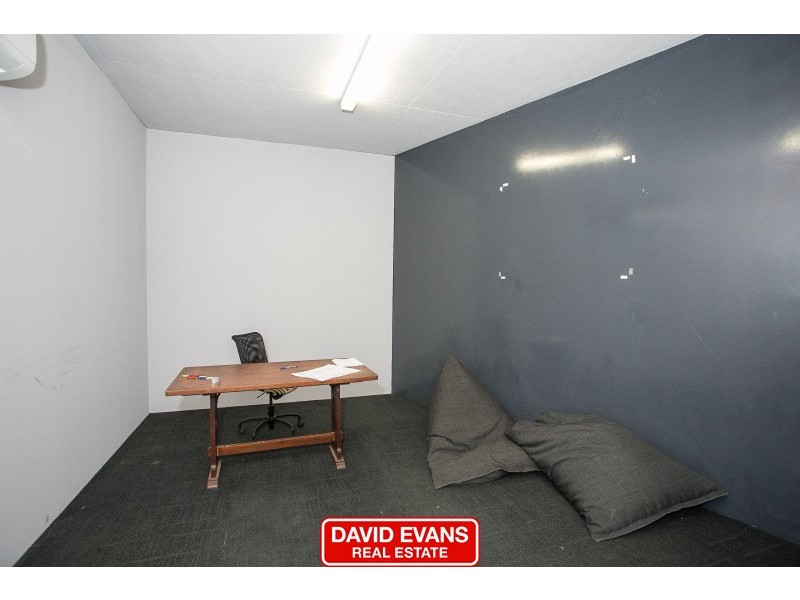 1/16 Lancaster Road, Wangara WA 6065