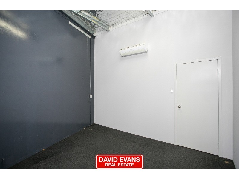 1/16 Lancaster Road, Wangara WA 6065