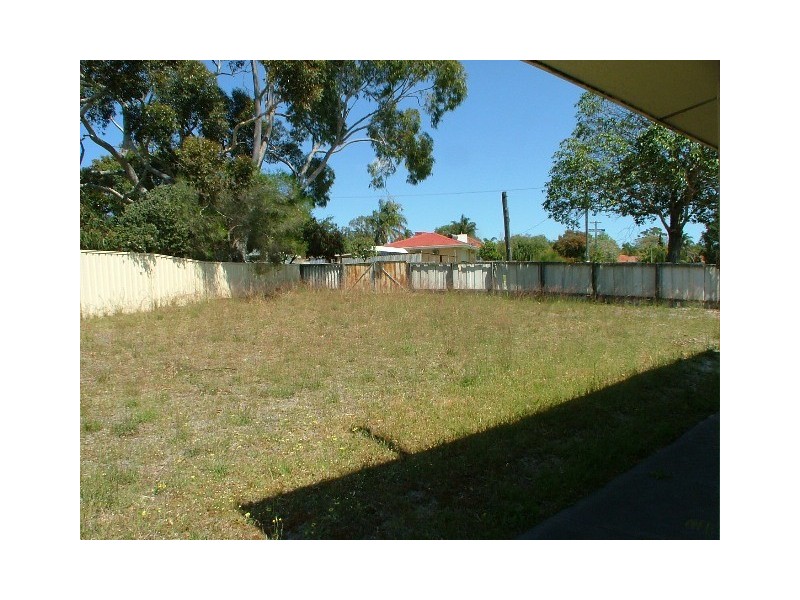 32 Burdham way, Balga WA 6061