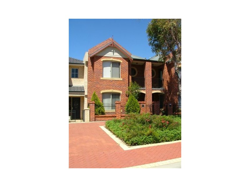 202 Lakeside Drive, Joondalup WA 6027