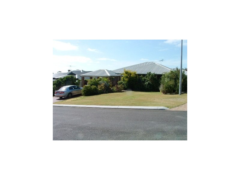 44 Hazelwood Loop, Carine WA 6020