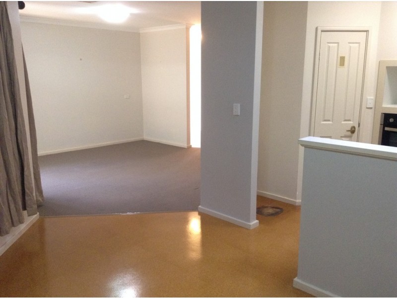 2/664 Beach Road, Hamersley WA 6022