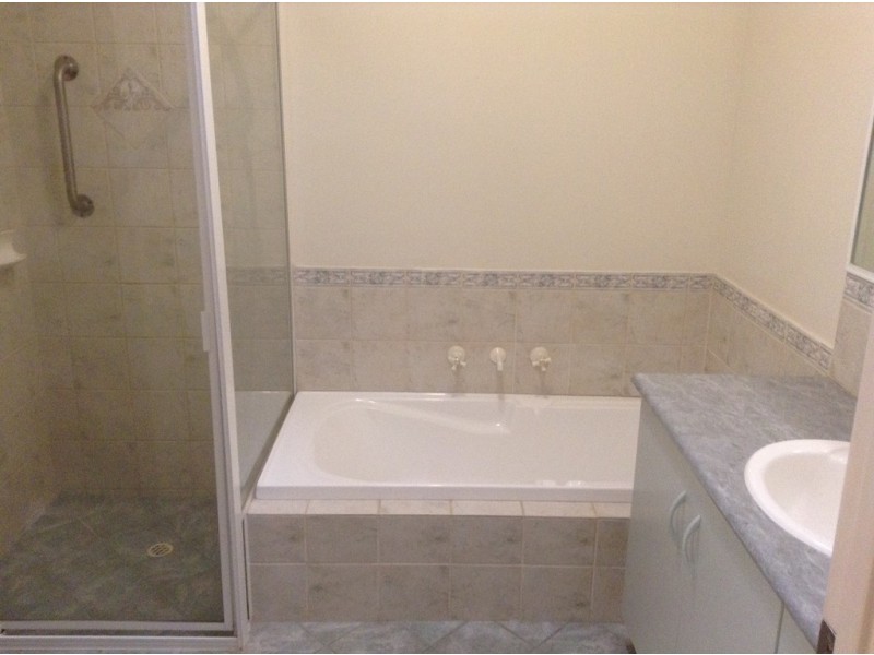 2/664 Beach Road, Hamersley WA 6022