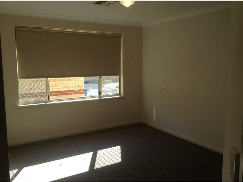 2/664 Beach Road, Hamersley WA 6022