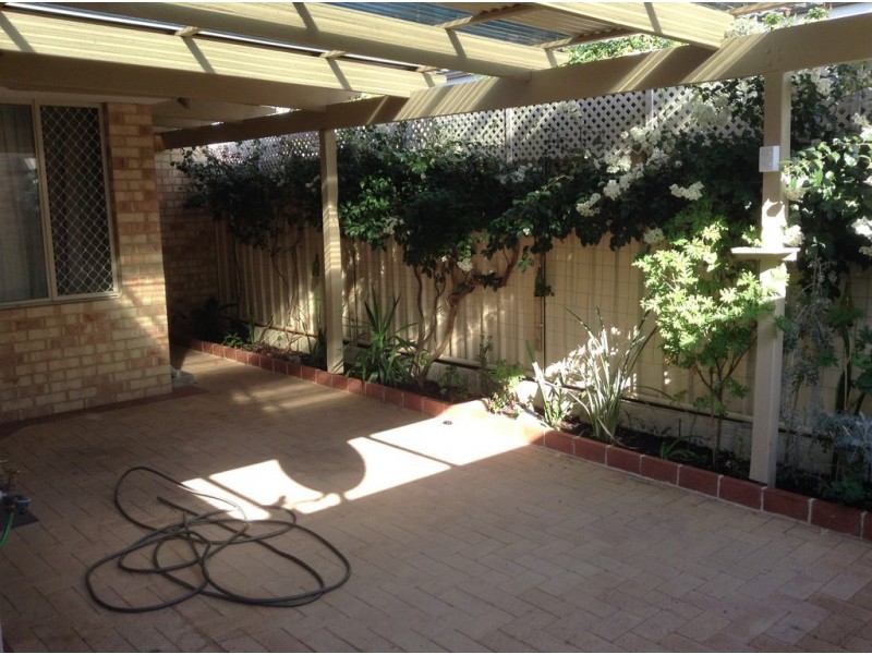 2/664 Beach Road, Hamersley WA 6022