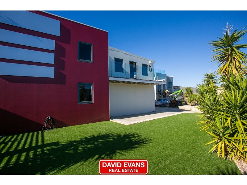 5 Bombardier Road, Wangara WA 6065