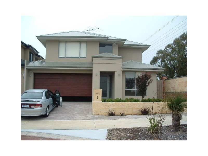 7 Wilmott Bend, Madeley WA 6065