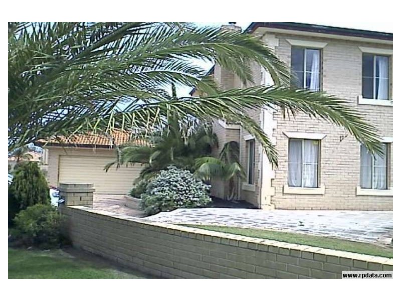 1 Rose Bay Court, Kallaroo WA 6025