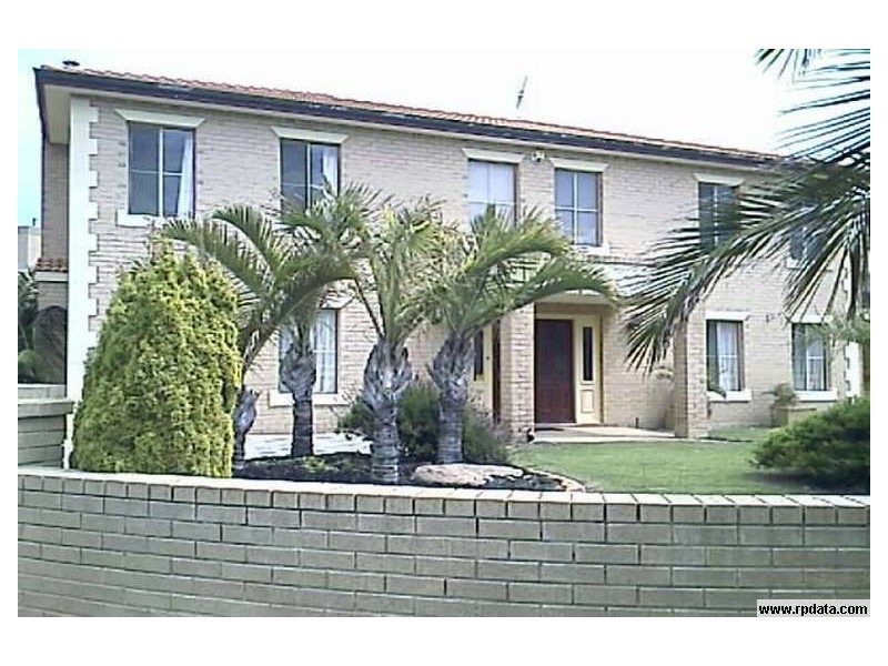 1 Rose Bay Court, Kallaroo WA 6025