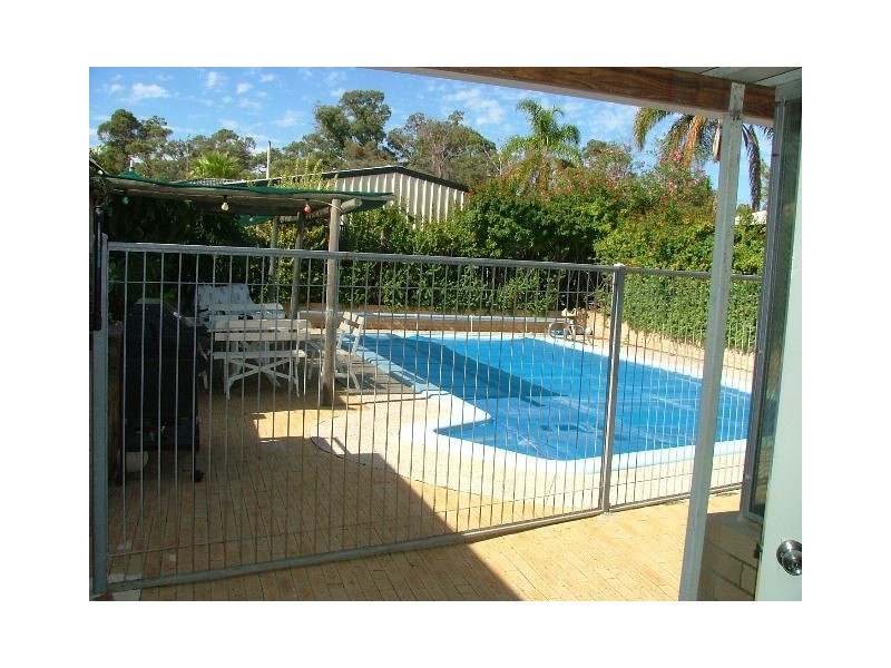 32  Winship Ave, Wanneroo WA 6065