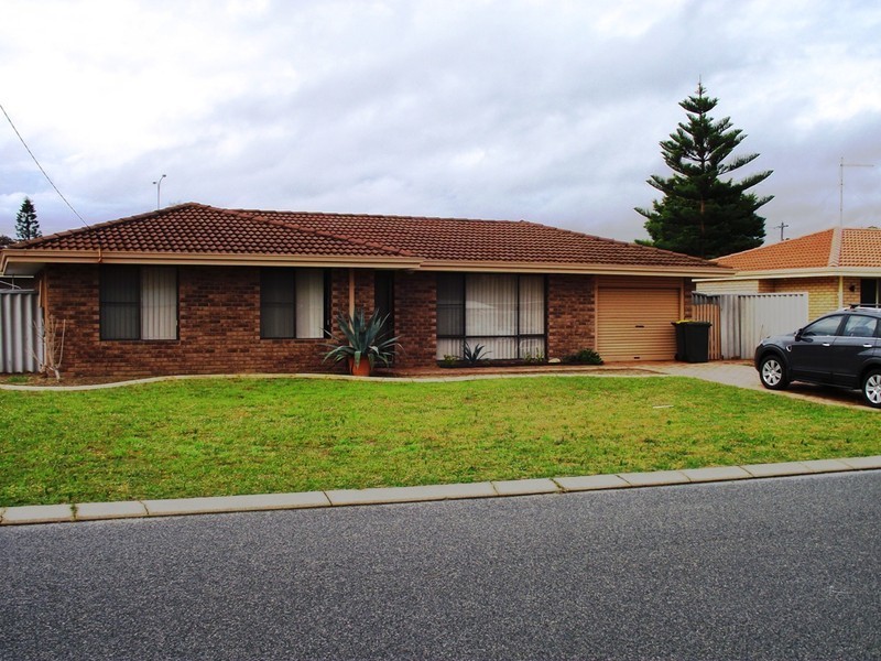 2 TRANBY COURT, Beldon WA 6027
