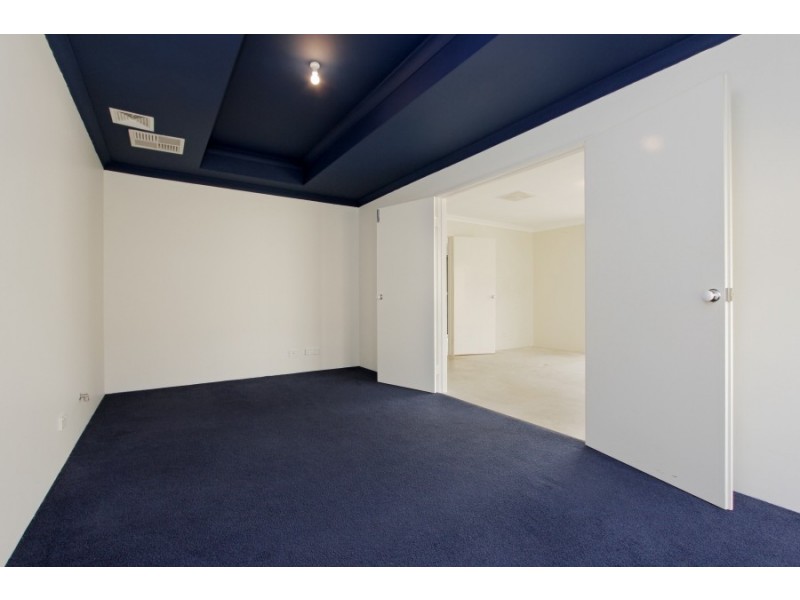 10 Appleby Drive, Darch WA 6065