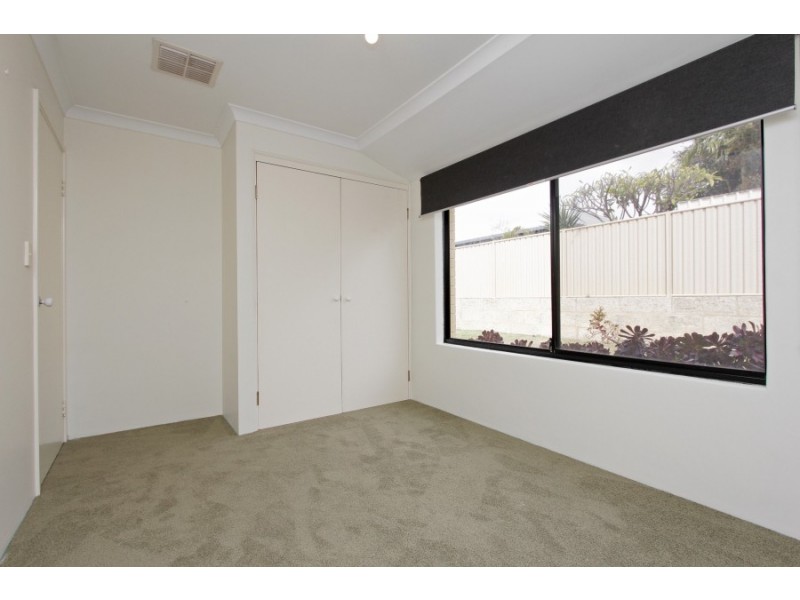 10 Appleby Drive, Darch WA 6065