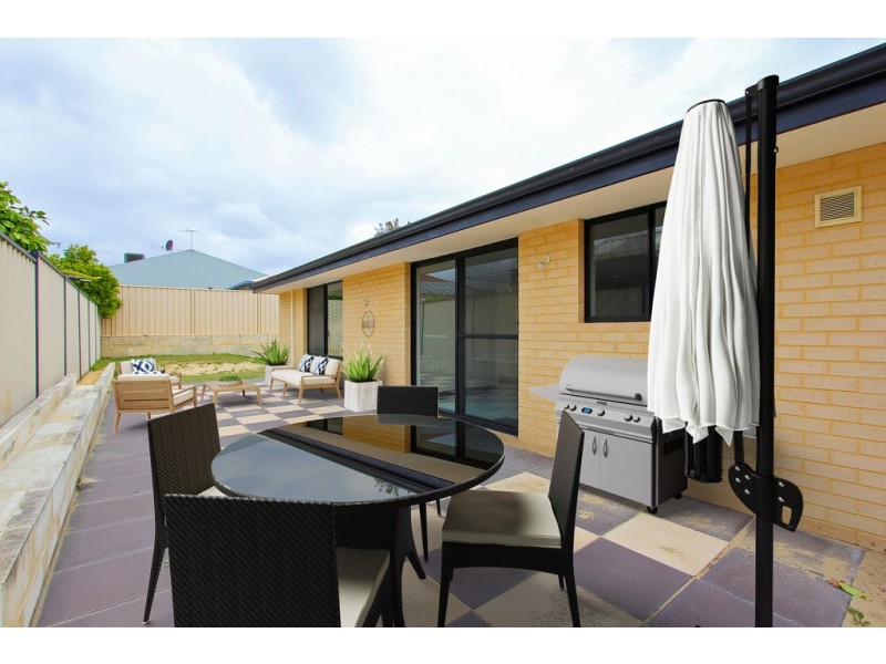 10 Appleby Drive, Darch WA 6065