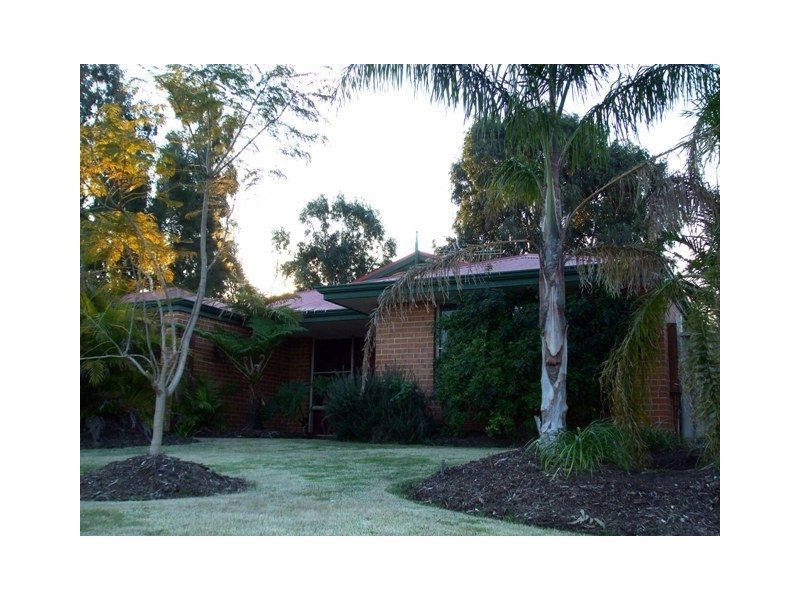 12 Coolamine Close, Carramar WA 6031