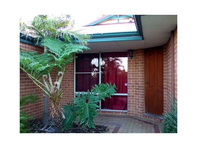 12 Coolamine Close, Carramar WA 6031