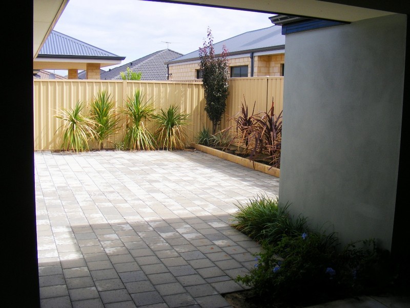 20 Vermont Approach, Hocking WA 6065