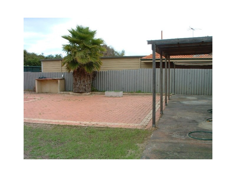 52 Cook Avenue, Hillarys WA 6025