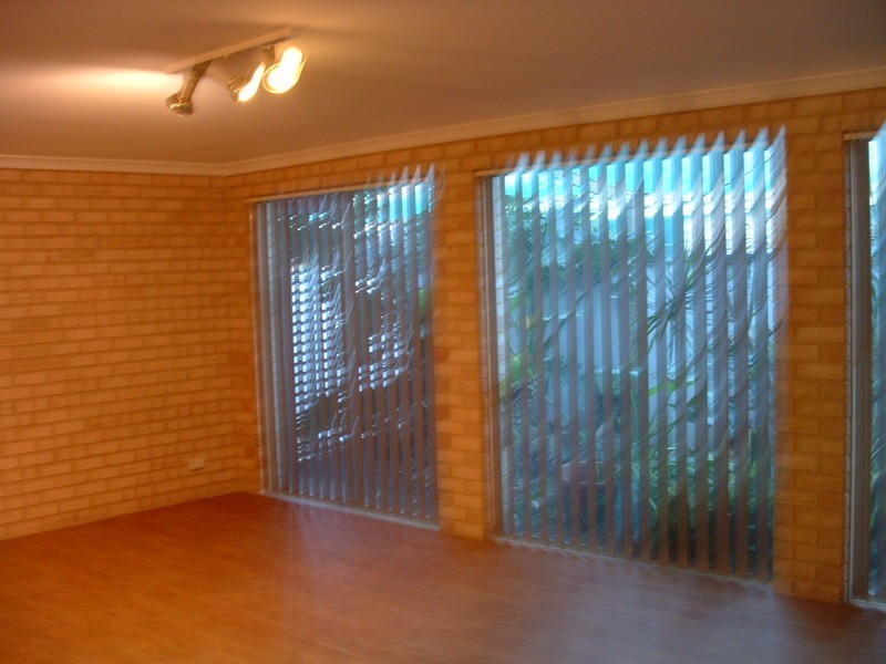 60 Greenfields Circle, Hocking WA 6065