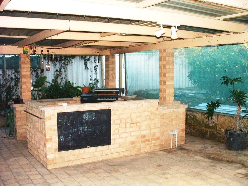 60 Greenfields Circle, Hocking WA 6065